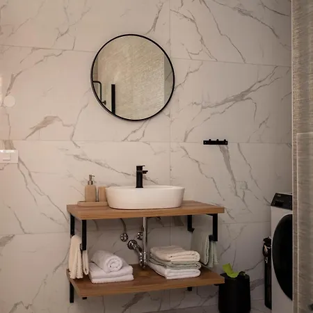 Jacqueline 2 פולה