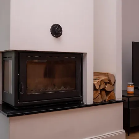 Jacqueline 2 Пула