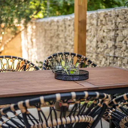 Jacqueline 2 דירה