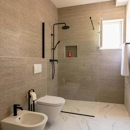 Jacqueline 2 דירה *