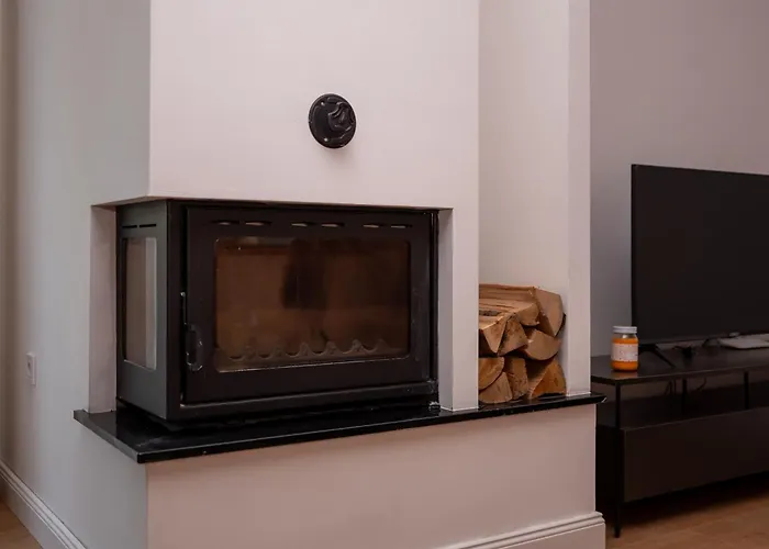 Jacqueline 2 Пула