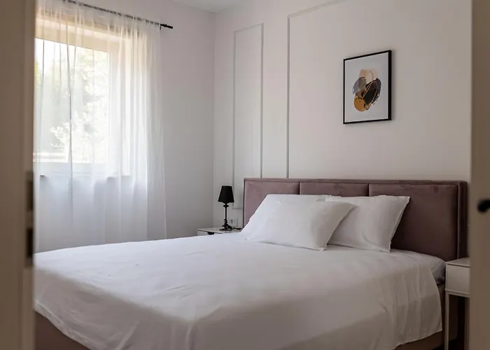 Jacqueline 2 Apartment *