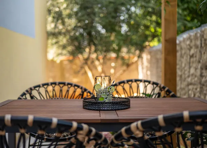 Jacqueline 2 Apartment *